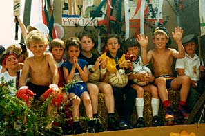 1986 school float