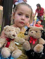 Sunday Teddy Parachute Jump