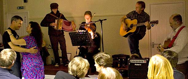 Kate, Band and dancers