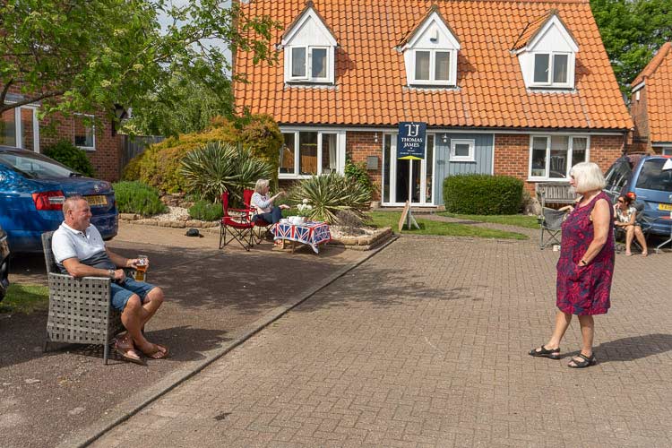VE Day on Barratt Close