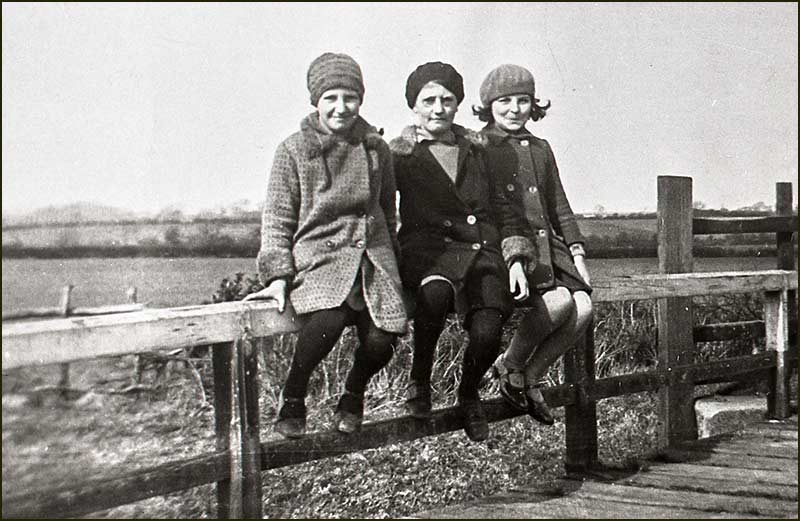 Herbert & Ethel with baby Mary