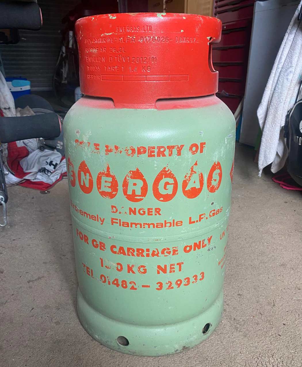 Gas