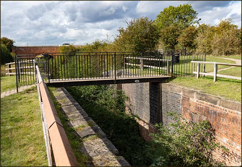 Cropwell Lock Walk