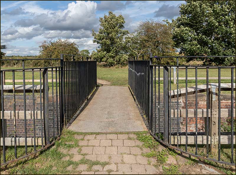 Cropwell Lock Walk